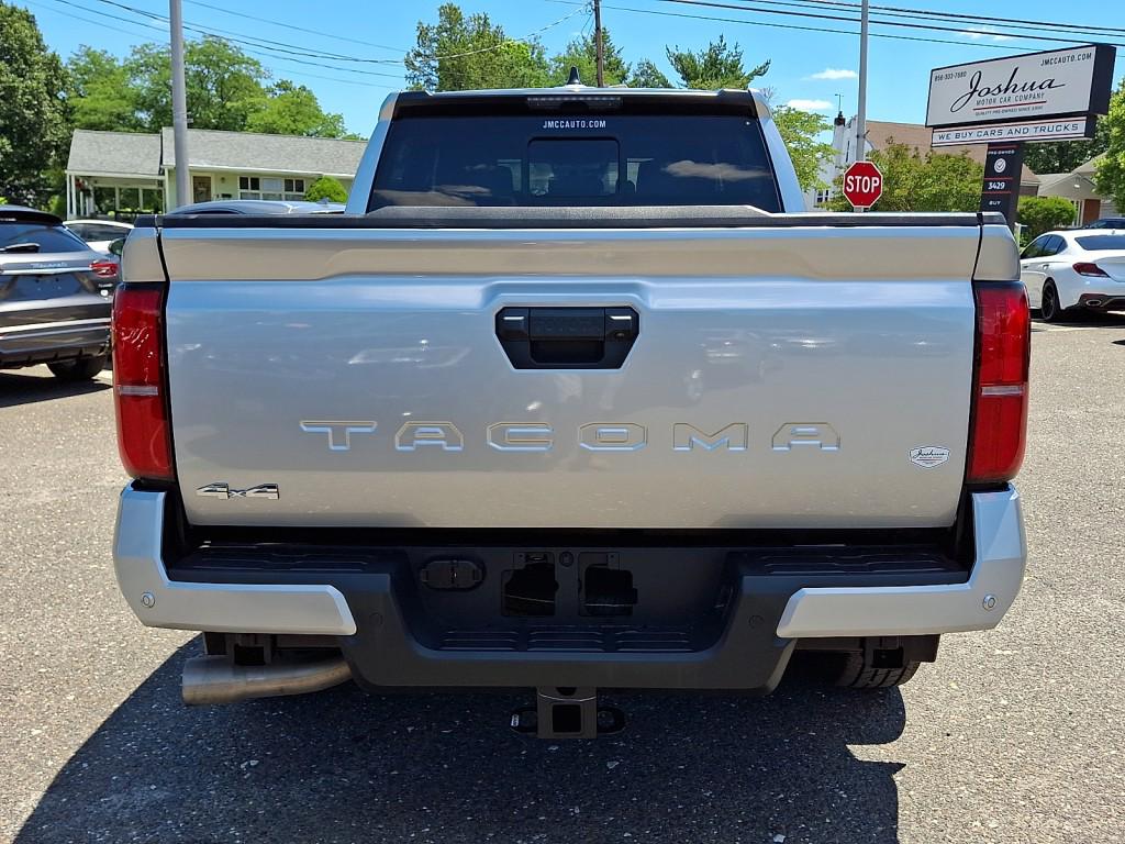 صورة 6 لـ 2024 Toyota TACOMA SR5