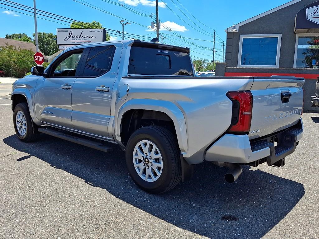 صورة 5 لـ 2024 Toyota TACOMA SR5