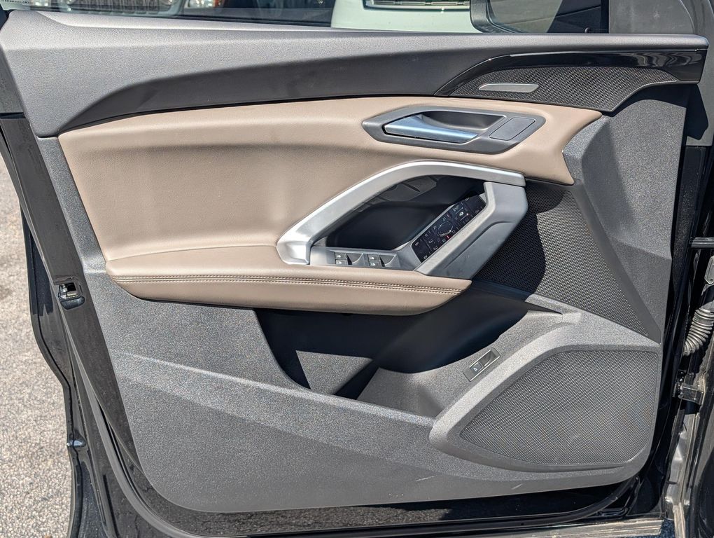 2025 AUDI Q5 PRESTIGE TFSI QUATTRO S TRONIC thumbnail 9