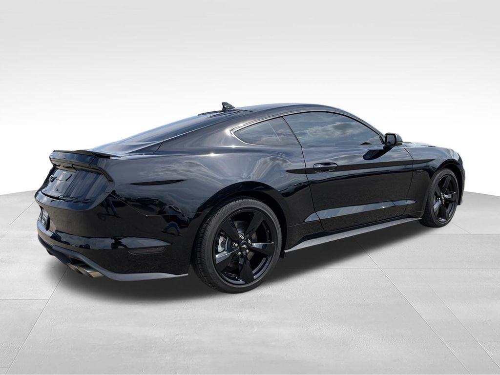 صورة 4 لـ 2023 FORD MUSTANG GT PREMIUM