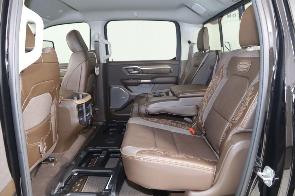 صورة مصغرة 57 لـ 2025 RAM 1500 LONGHORN