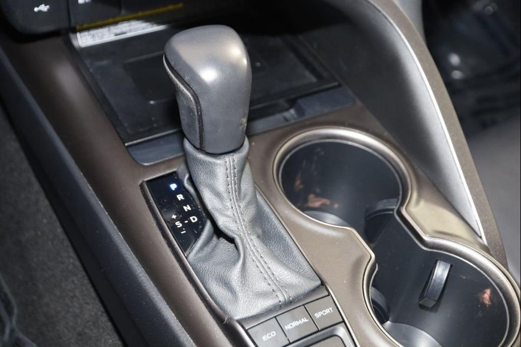 TOYOTA CAMRY - 7