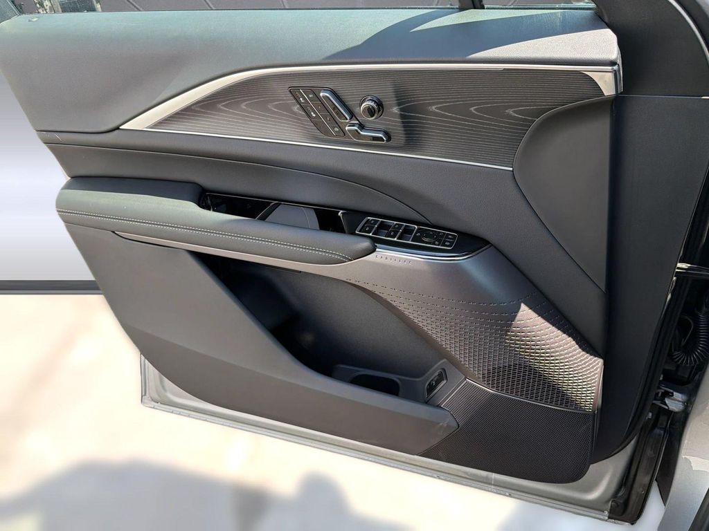 صورة مصغرة 13 لـ 2026 Cadillac LYRIQ SPORT