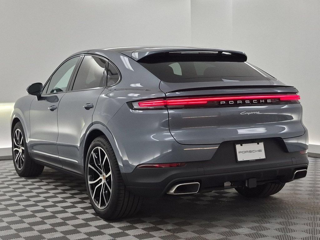 صورة 3 لـ 2026 Porsche CAYENNE