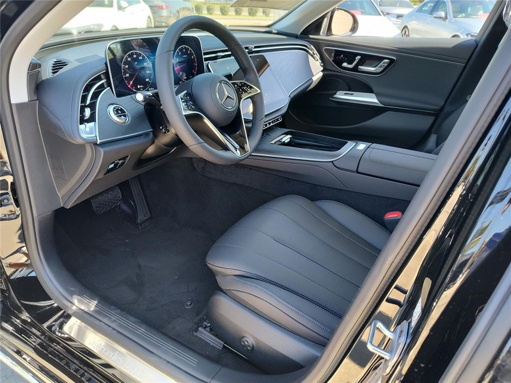 MERCEDES-BENZ E-CLASS - 2