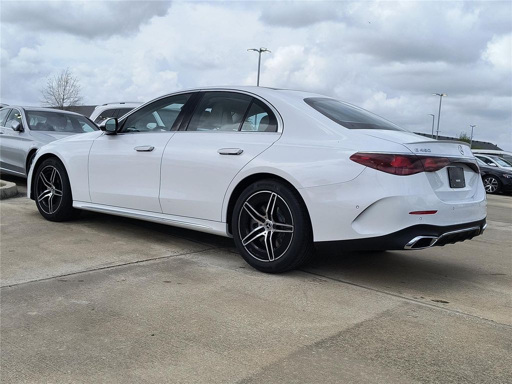 MERCEDES-BENZ E-CLASS - 3