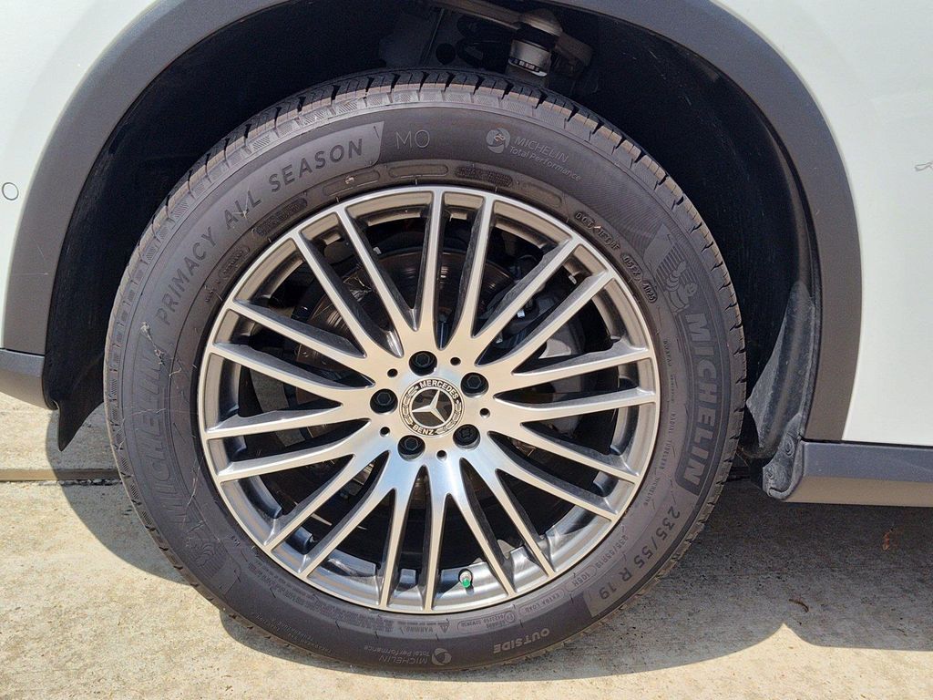 صورة مصغرة 12 لـ 2026 Mercedes-BENZ GLC