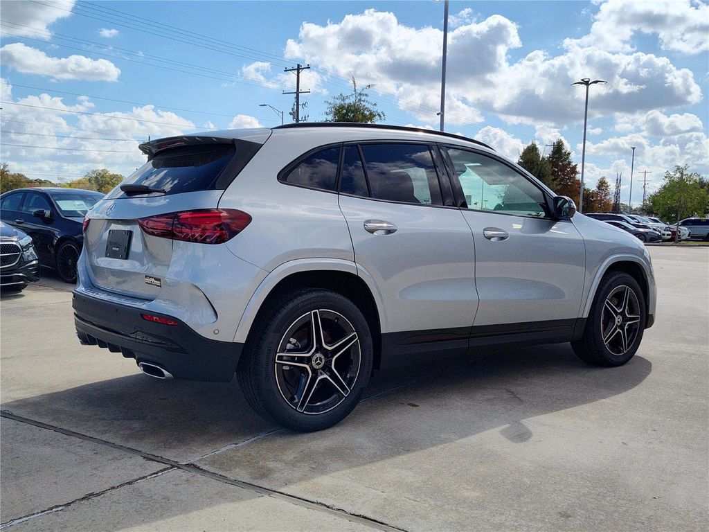 MERCEDES-BENZ GLA-CLASS - 4