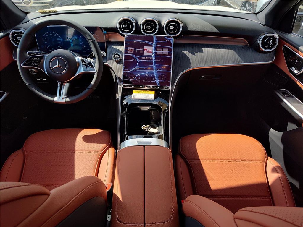 2026 Mercedes-BENZ GLC — миниатюра 10
