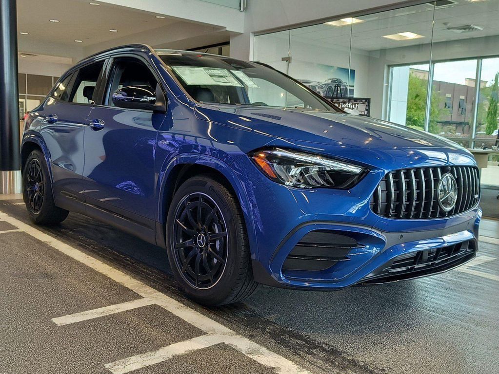 MERCEDES-BENZ GLA-CLASS AMG - 5