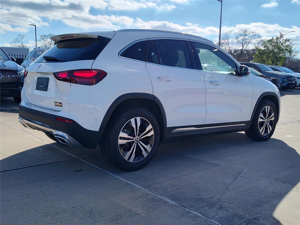 MERCEDES-BENZ GLA-CLASS - 4