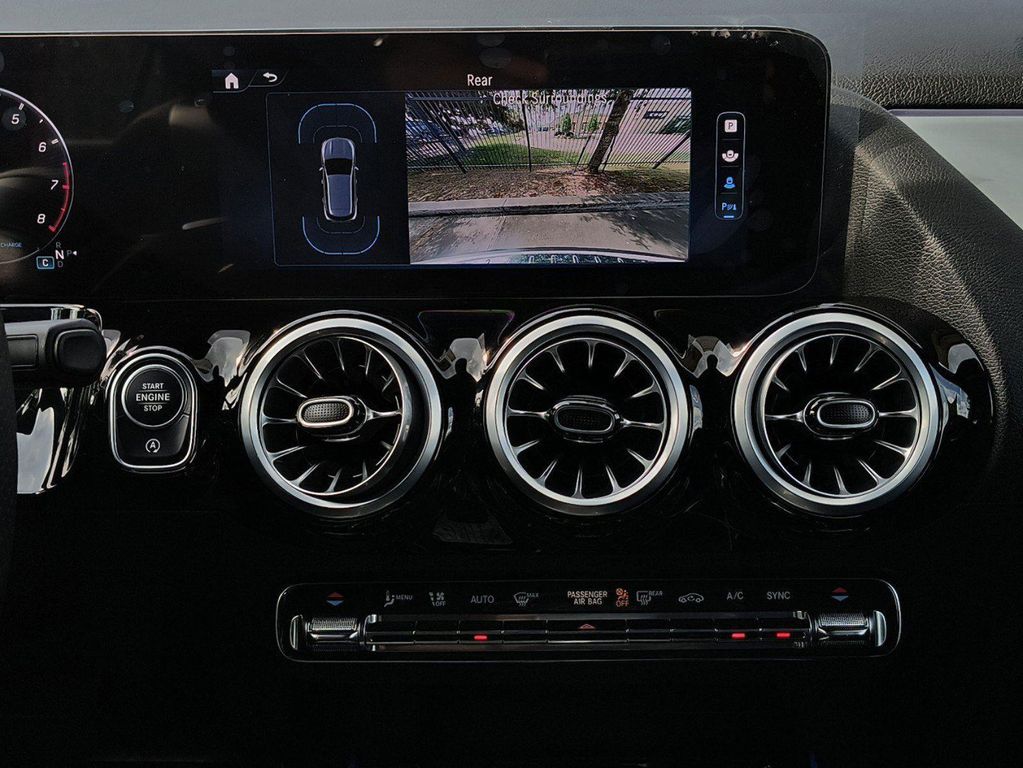 MERCEDES-BENZ GLA-CLASS AMG - 9