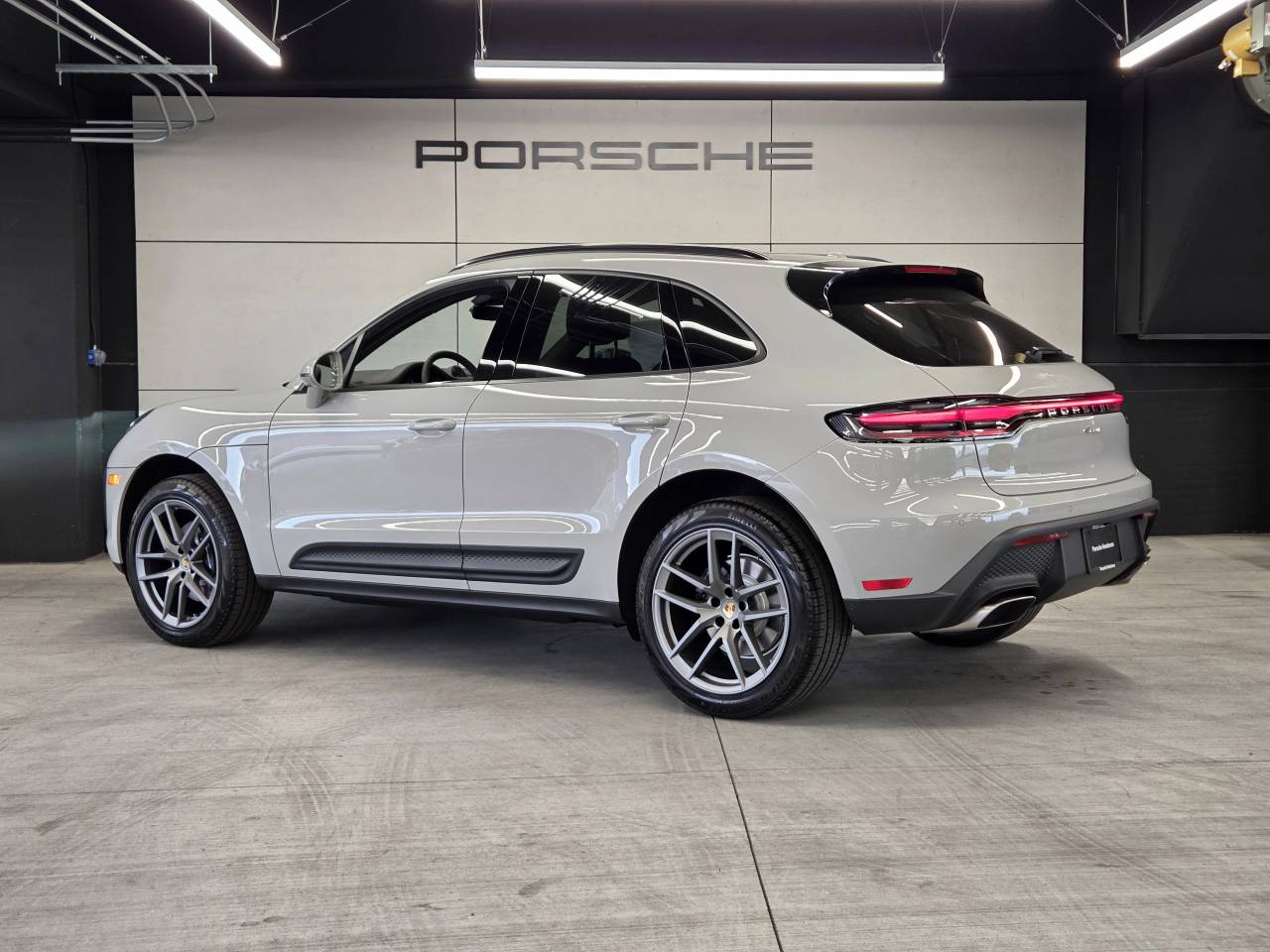 صورة 3 لـ 2026 Porsche MACAN