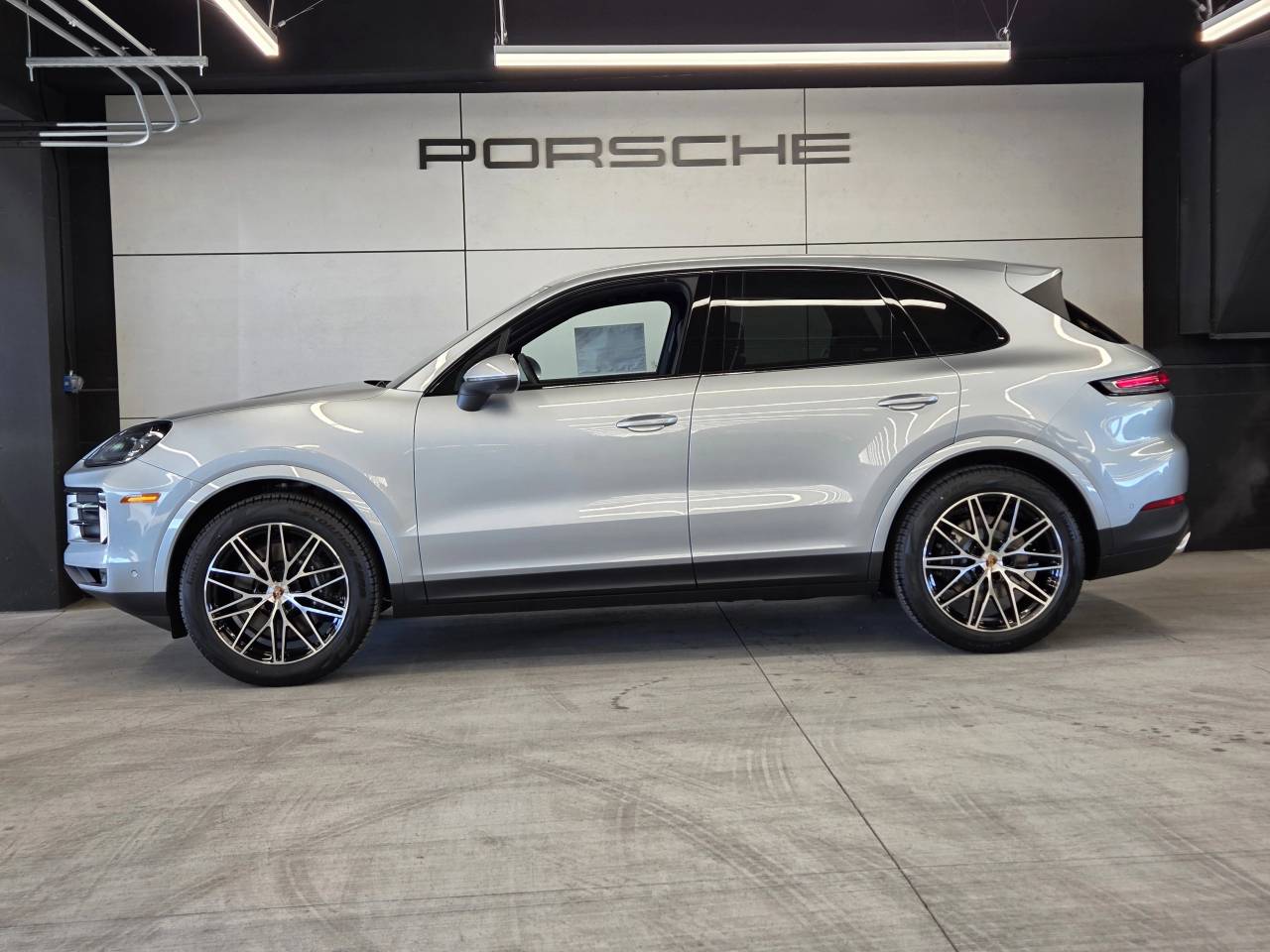 2026 Porsche CAYENNE — фото 2