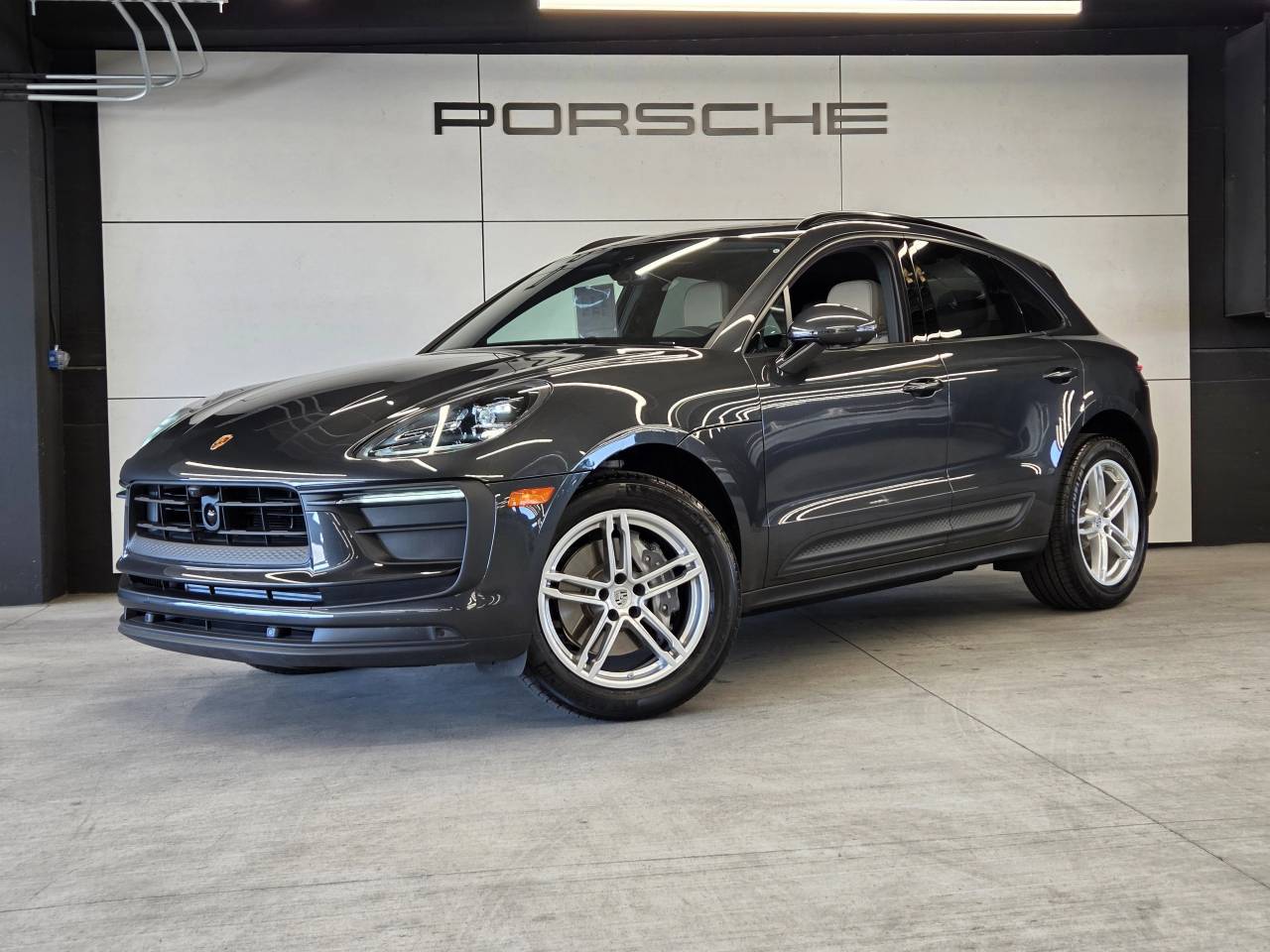 صورة 1 لـ 2026 Porsche MACAN