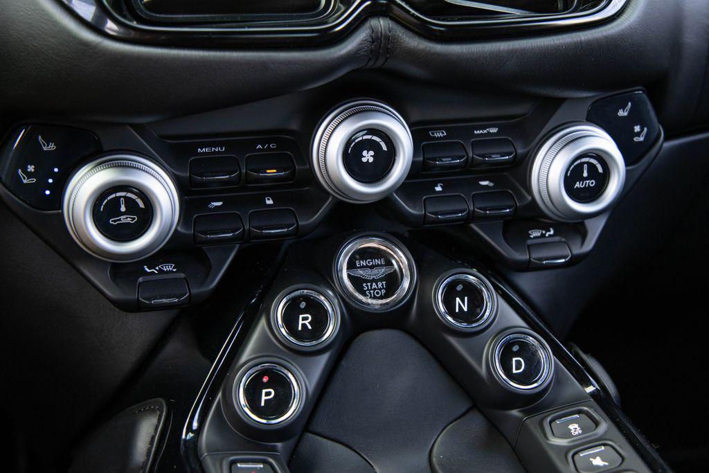 2020 Aston Martin VANTAGE BASE — миниатюра 17