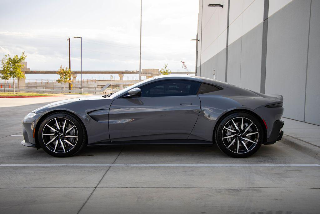 2020 Aston Martin VANTAGE BASE — фото 8