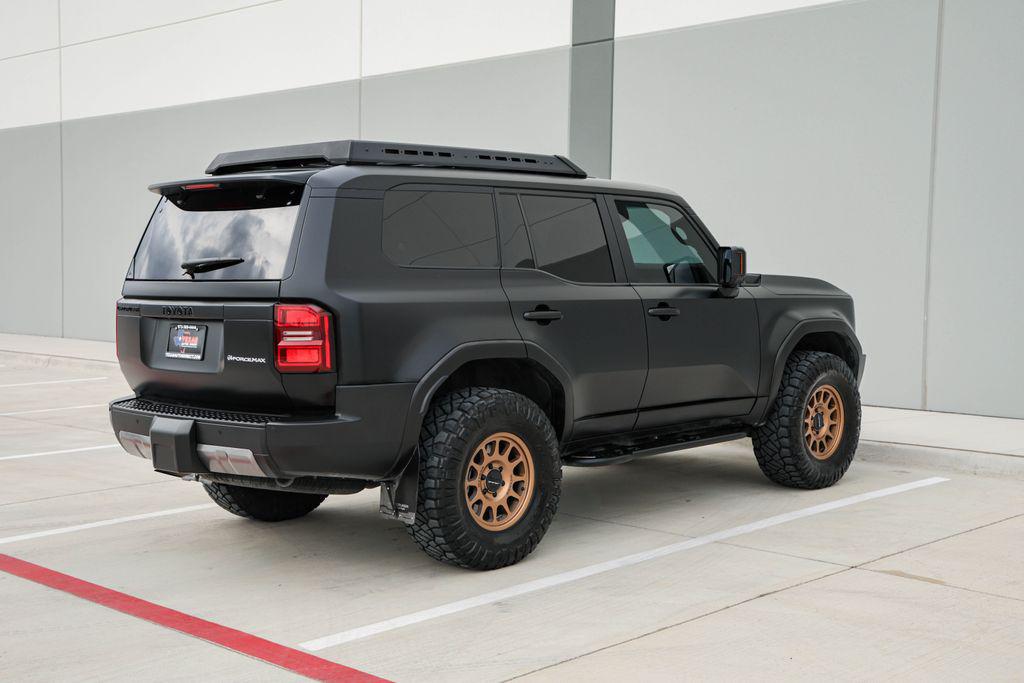 TOYOTA LAND CRUISER - 7