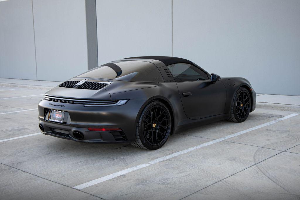 2024 Porsche 911 TARGA 4 GTS — миниатюра 39