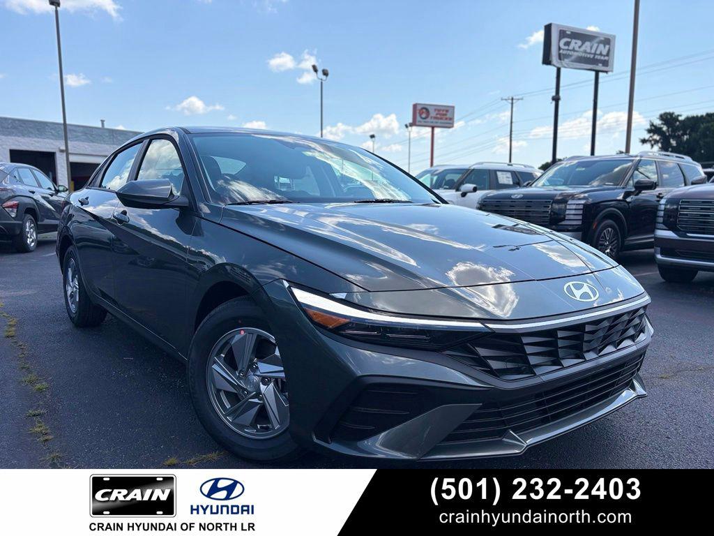 New 2026 Hyundai ELANTRA SE