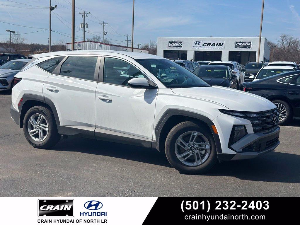 New 2025 Hyundai TUCSON SE