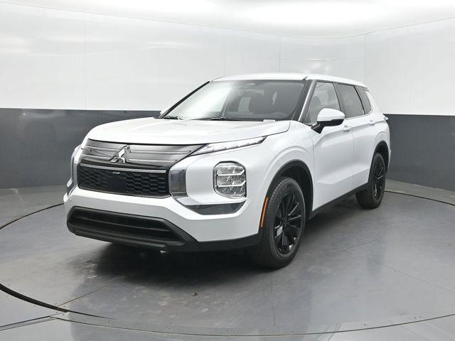 New 2026 Mitsubishi Outlander ES