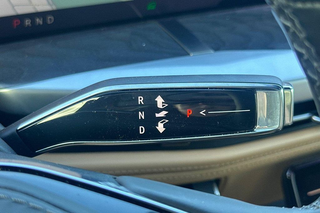 صورة مصغرة 32 لـ 2026 Cadillac ESCALADE IQ PREMIUM LUXURY