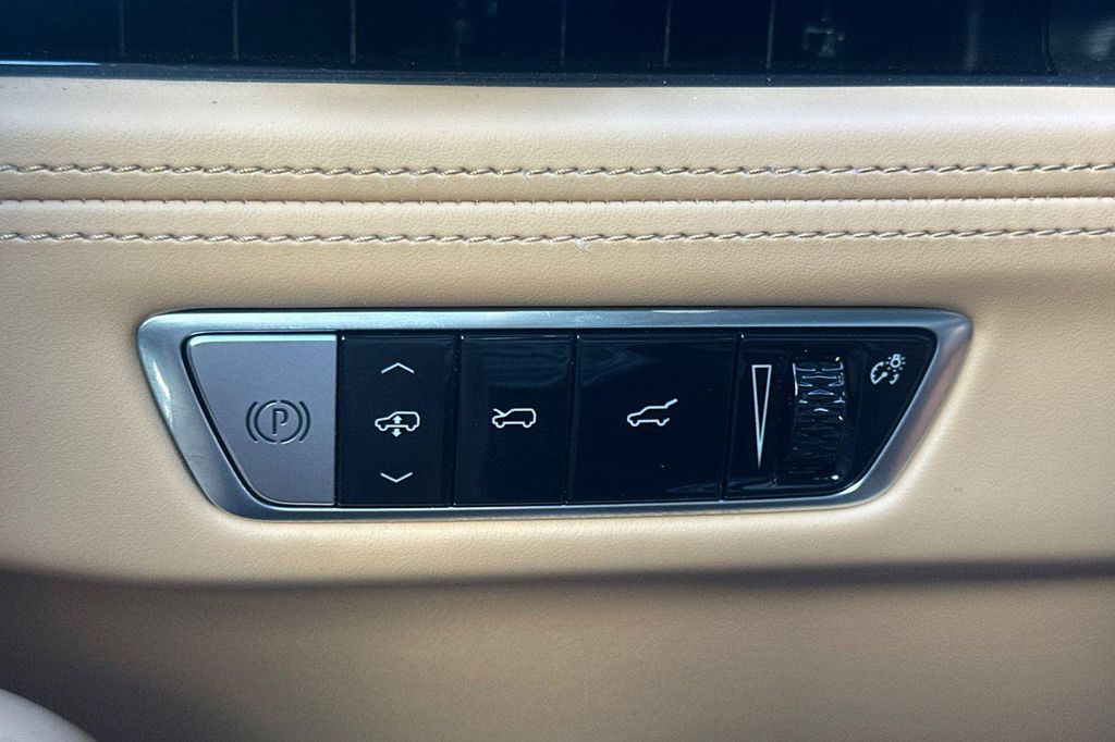 صورة مصغرة 39 لـ 2026 Cadillac ESCALADE IQ PREMIUM LUXURY