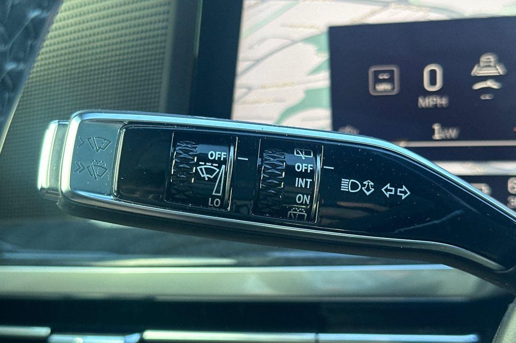 صورة مصغرة 35 لـ 2026 Cadillac ESCALADE IQ PREMIUM LUXURY