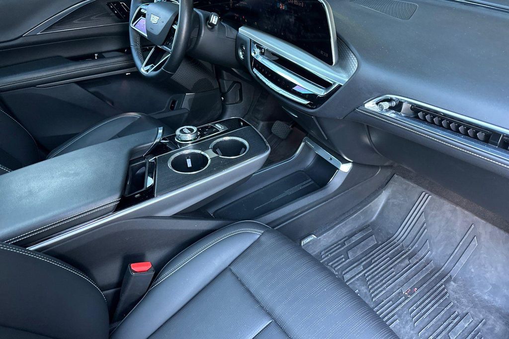 2024 Cadillac LYRIQ SPORT — фото 18