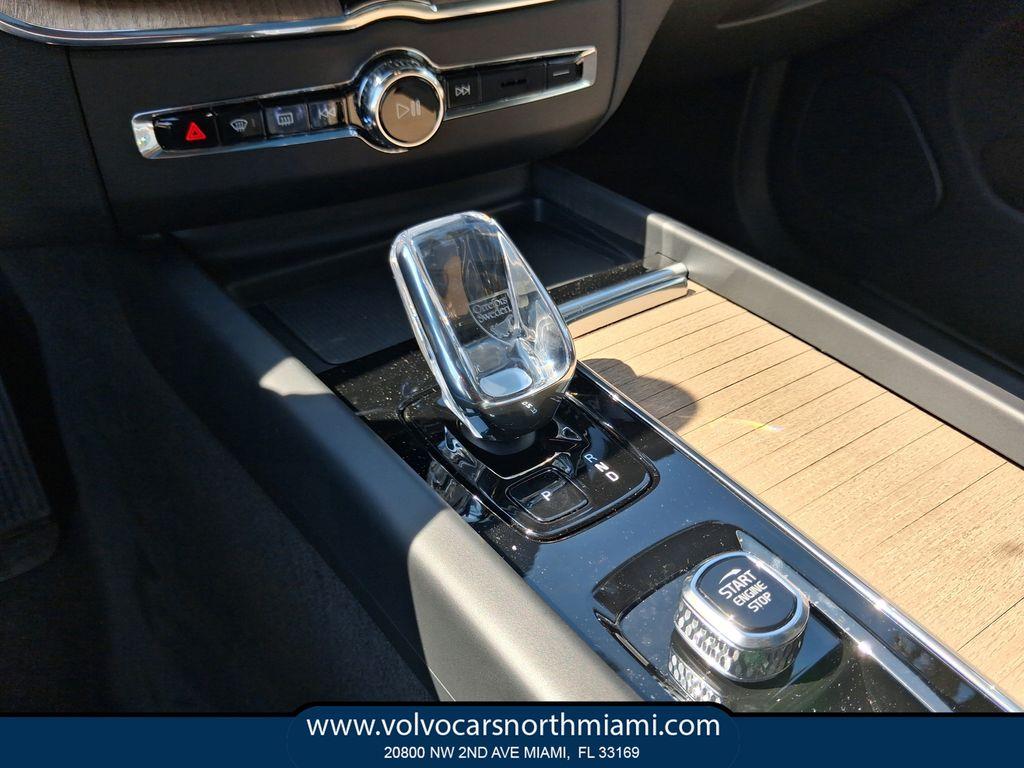 New 2026 Volvo XC60 B5 Plus