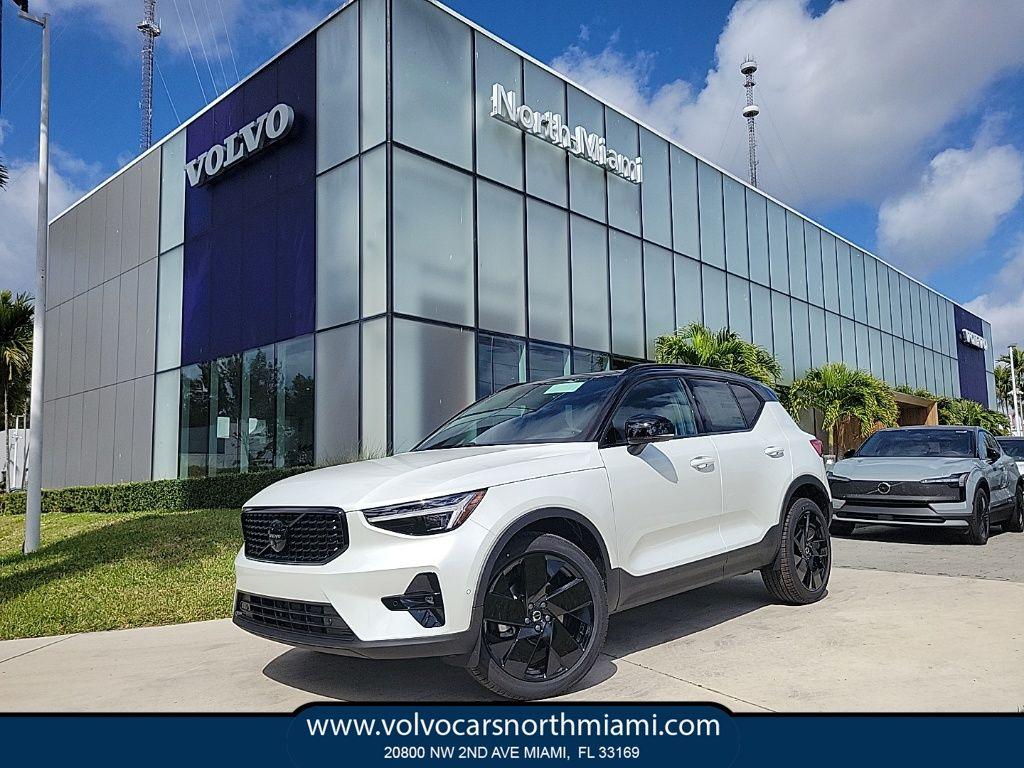 New 2026 Volvo XC40 B5 Ultra Black Edition