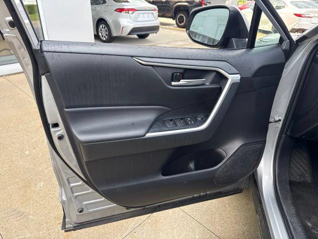 صورة مصغرة 13 لـ 2025 Toyota RAV4 XLE