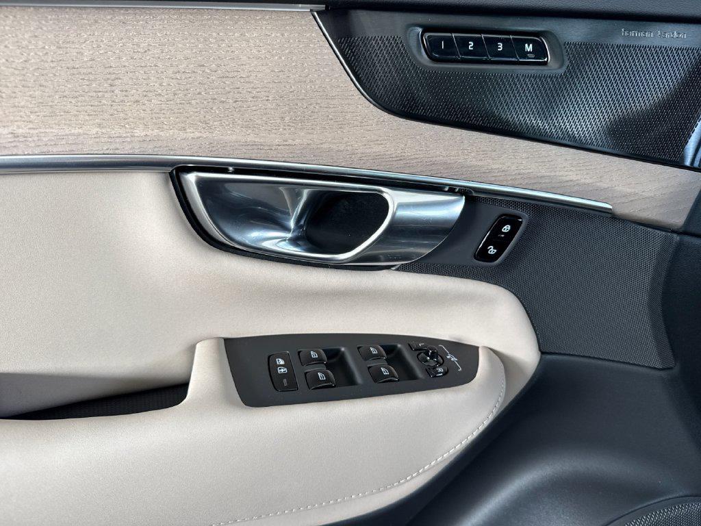 صورة مصغرة 10 لـ 2026 Volvo XC90 PLUS, B6 AWD GAS (MILD HYBRID), GASOLINE, BRI