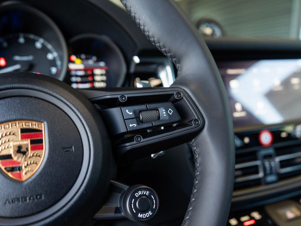 2026 Porsche MACAN T thumbnail 21