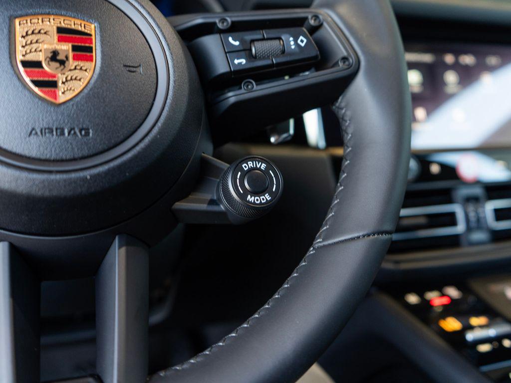 2026 Porsche MACAN T thumbnail 22