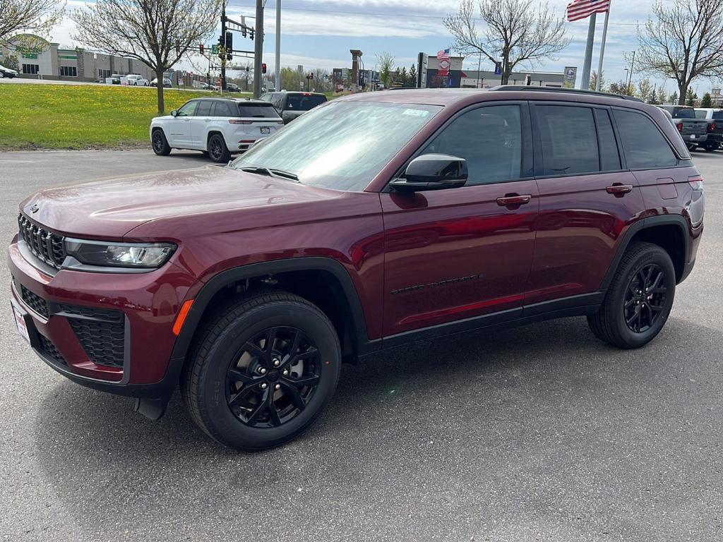 New 2026 Jeep Grand Cherokee Laredo