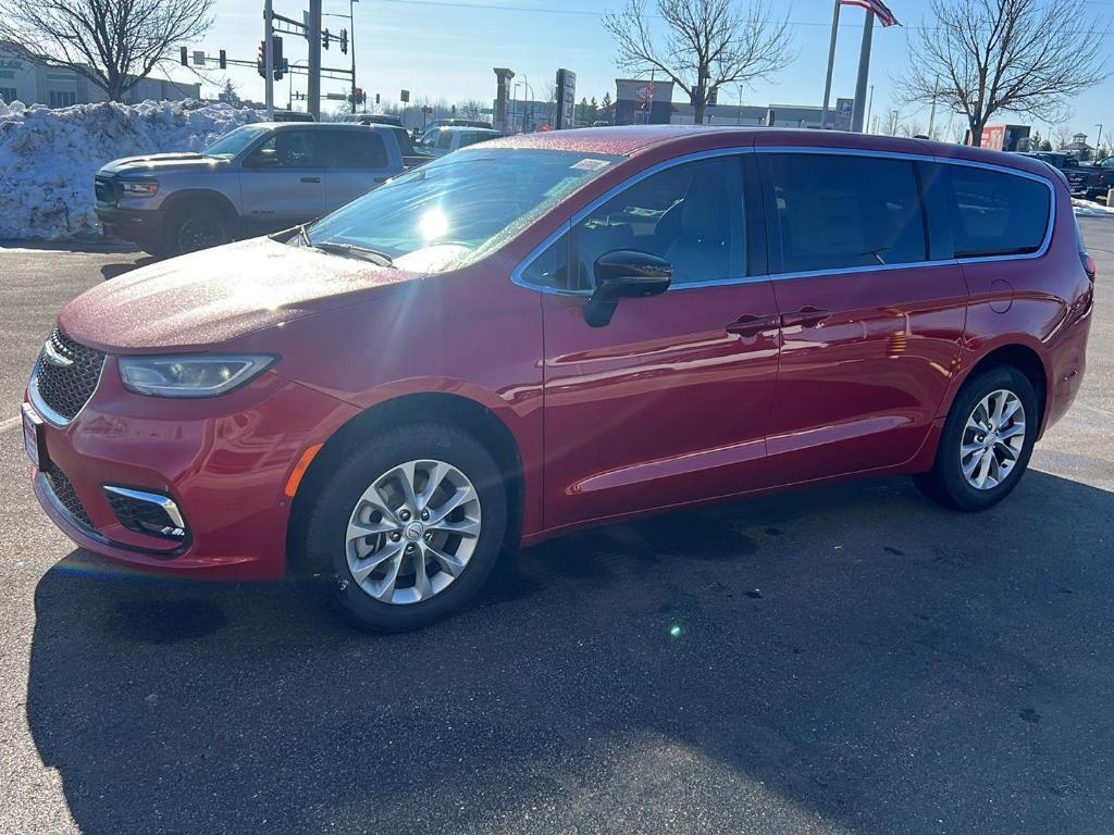 New 2026 Chrysler Pacifica Select