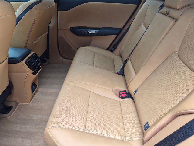 صورة 18 لـ 2024 Lexus RZ 300E PREMIUM