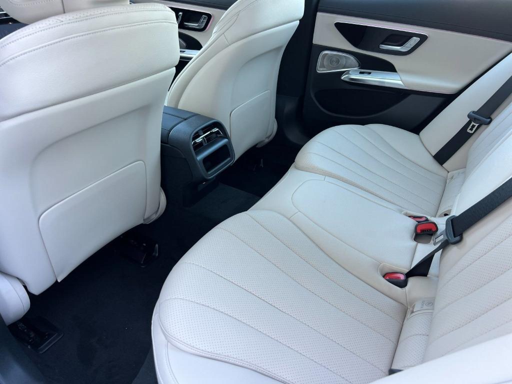 MERCEDES-BENZ E-CLASS - 4