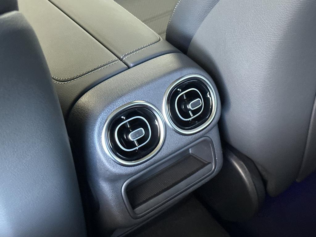 2026 Mercedes-BENZ GLC — миниатюра 17