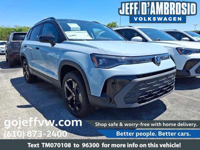 New 2026 Volkswagen Taos 1.5T SE Black