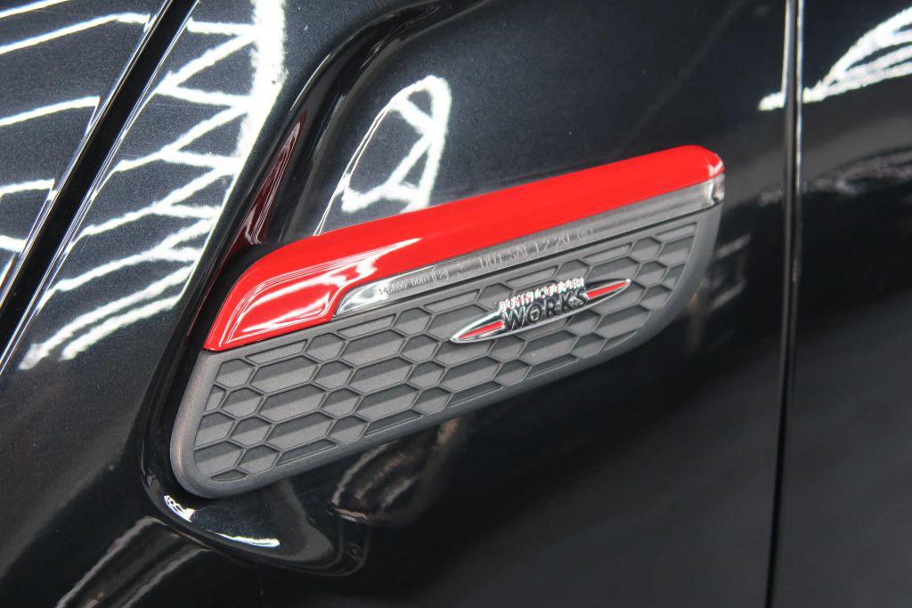 صورة 10 لـ 2023 MINI CONVERTIBLE JOHN COOPER WORKS
