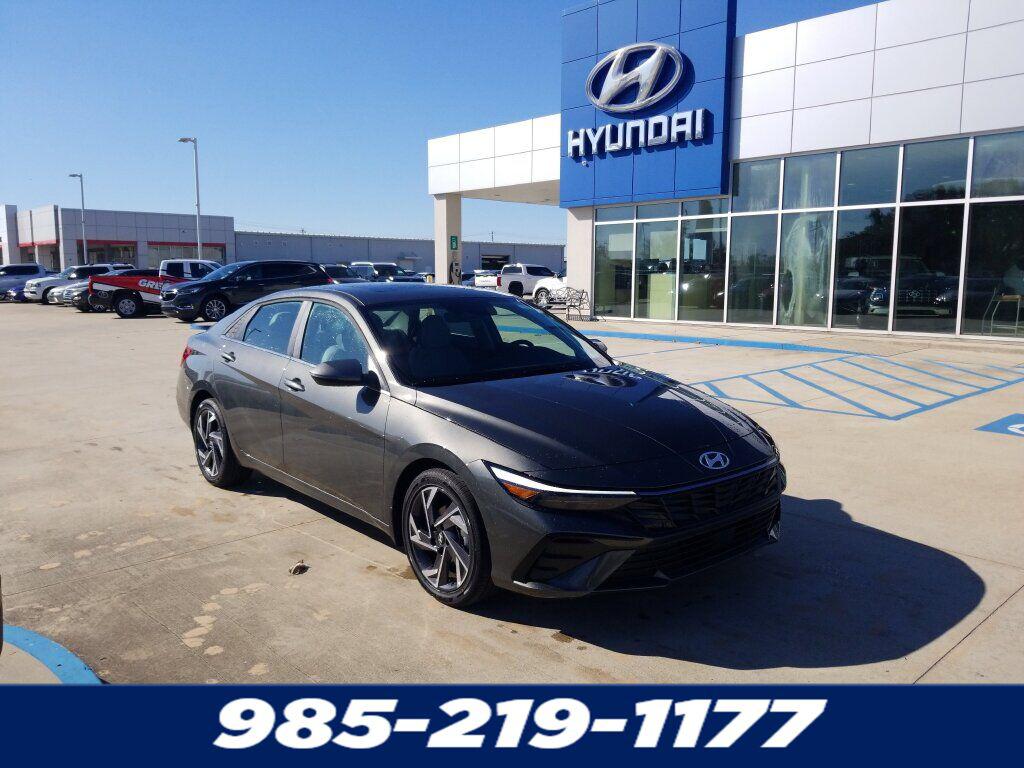 New 2026 Hyundai ELANTRA Limited