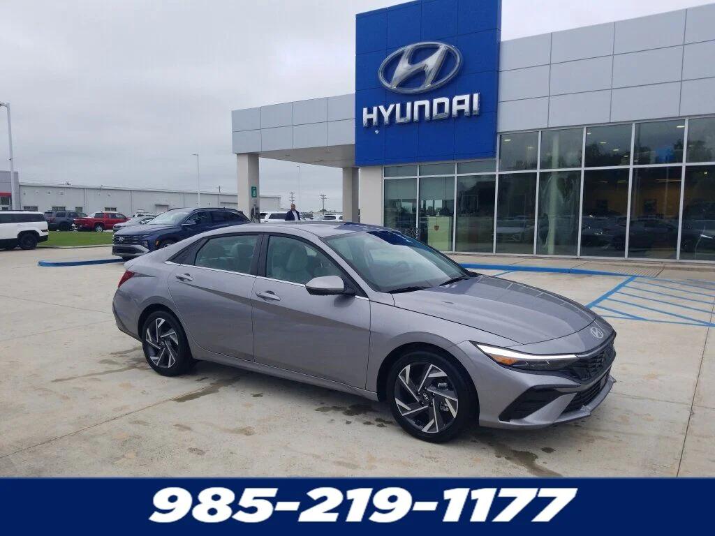 New 2026 Hyundai ELANTRA Limited