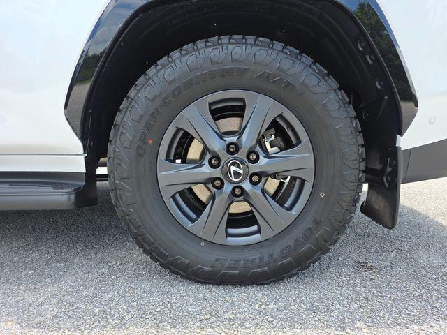 صورة 16 لـ 2026 Lexus LX 700H 700H OVERTRAIL