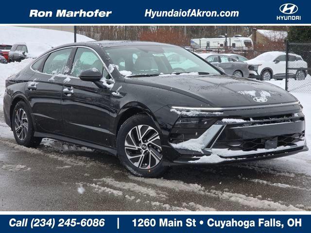 New 2026 Hyundai SONATA Hybrid Base