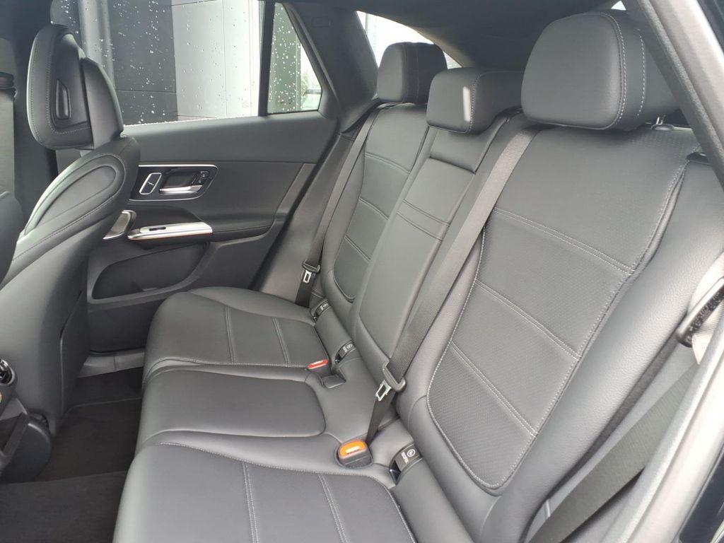 2026 Mercedes-BENZ GLC — миниатюра 26