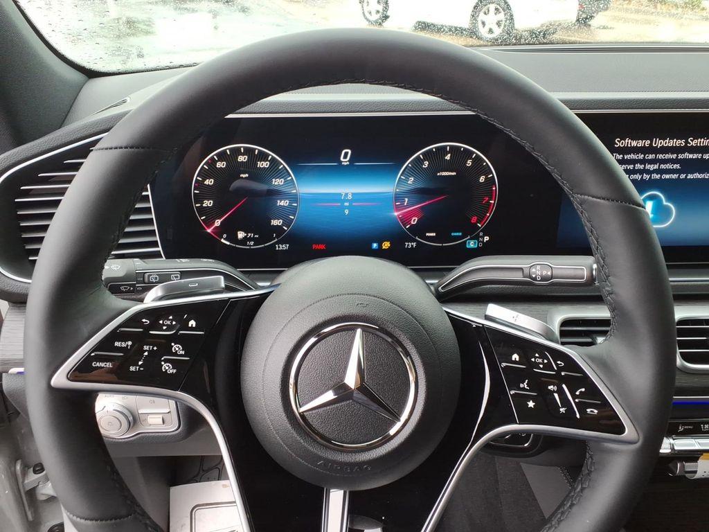 2026 Mercedes-BENZ GLE — миниатюра 19