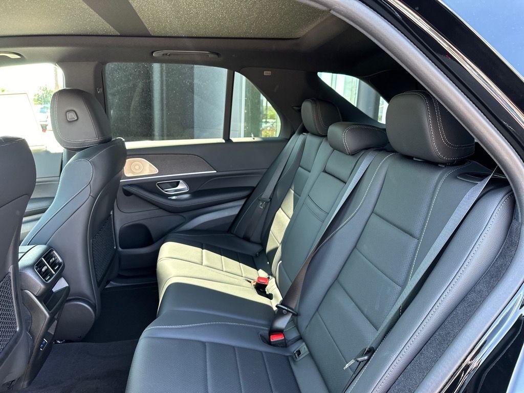 2026 Mercedes-BENZ GLE — миниатюра 17